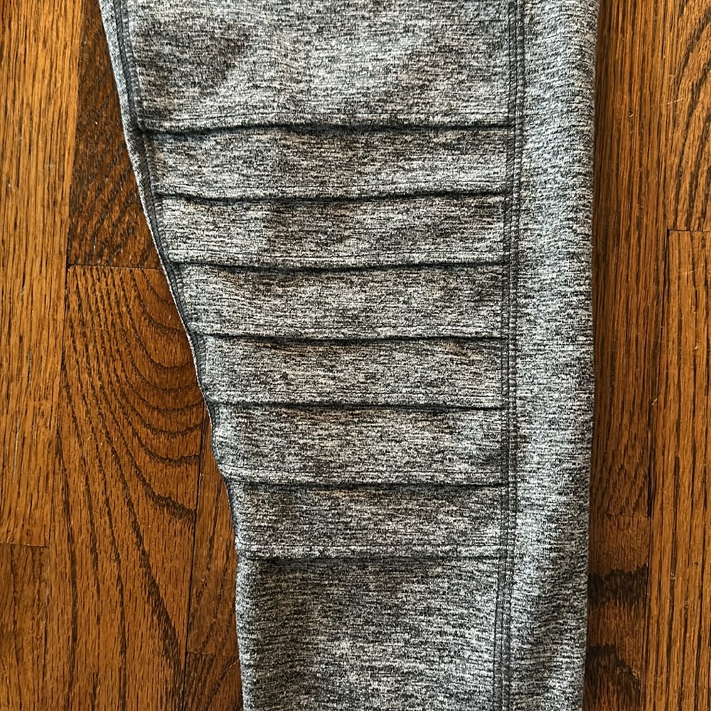 PUMA Womens Grey Workout/Yoga Leggings Size M - Picture 3 of 6